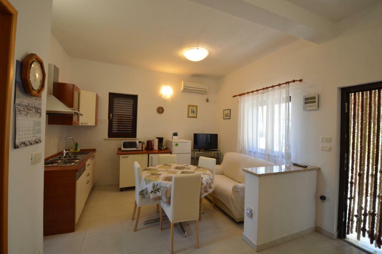 Apartment "Monte" Pula Exterior photo