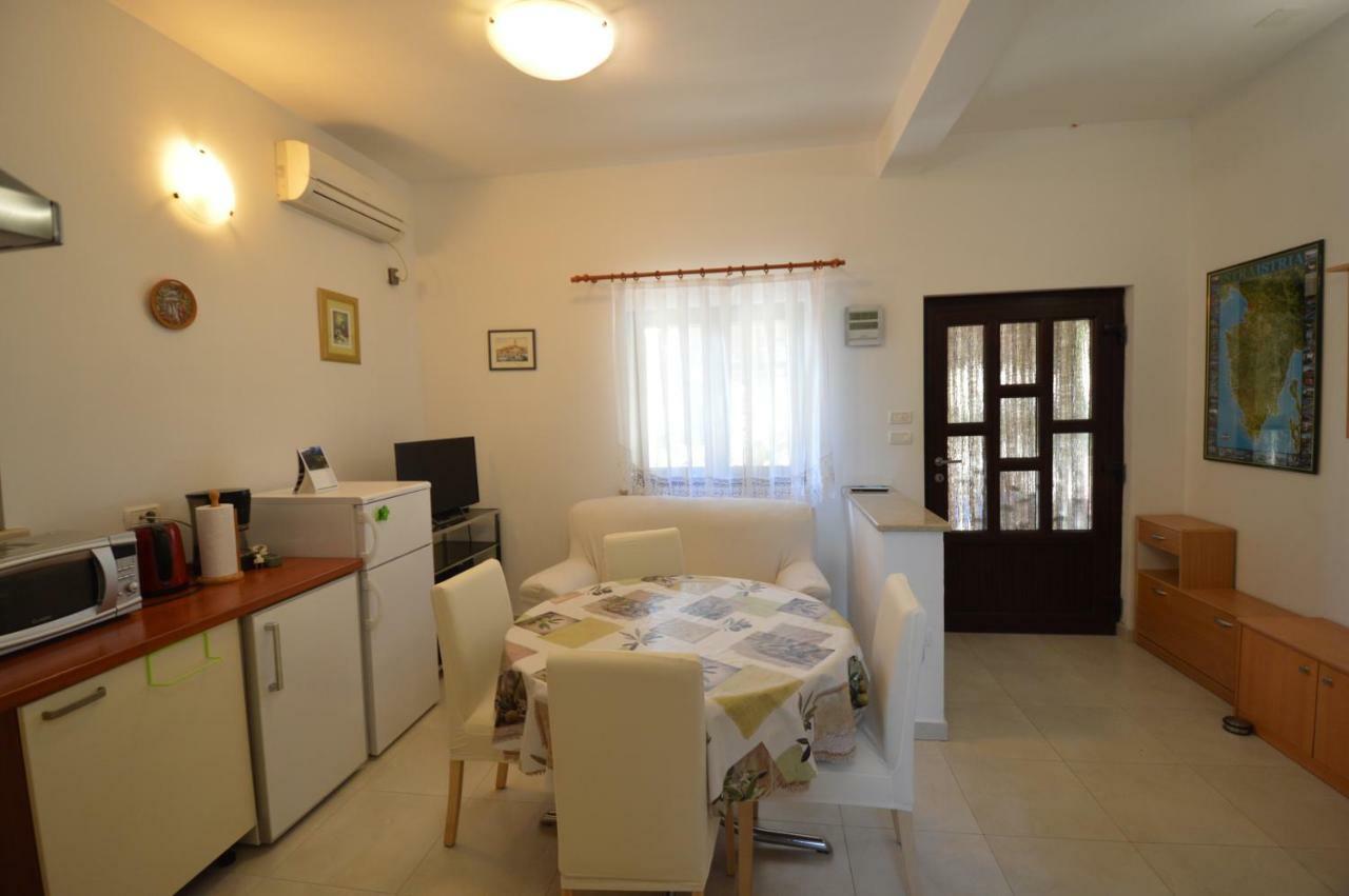 Apartment "Monte" Pula Exterior photo