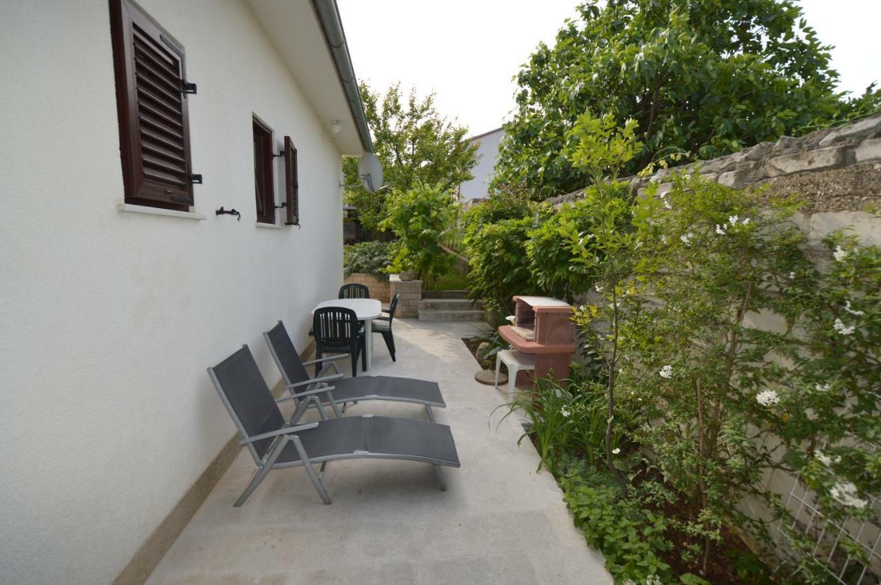 Apartment "Monte" Pula Exterior photo